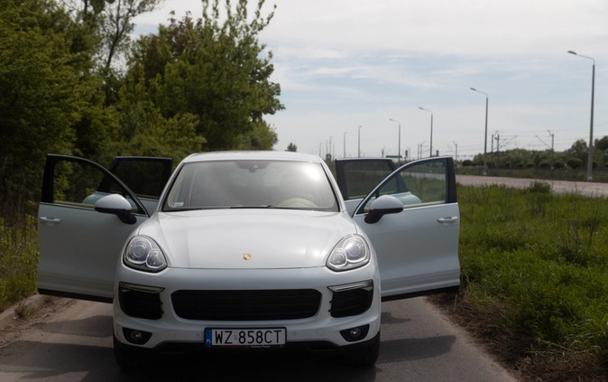Porsche Cayenne cena 199800 przebieg: 215000, rok produkcji 2015 z Warszawa małe 742
